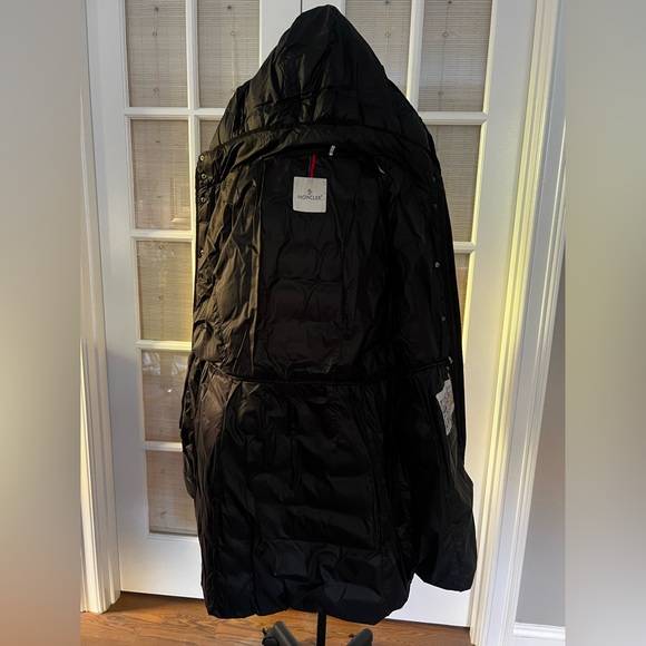 New Moncler Hirma Women's Elegant Black Puffer Jacket - Picture 13 of 15